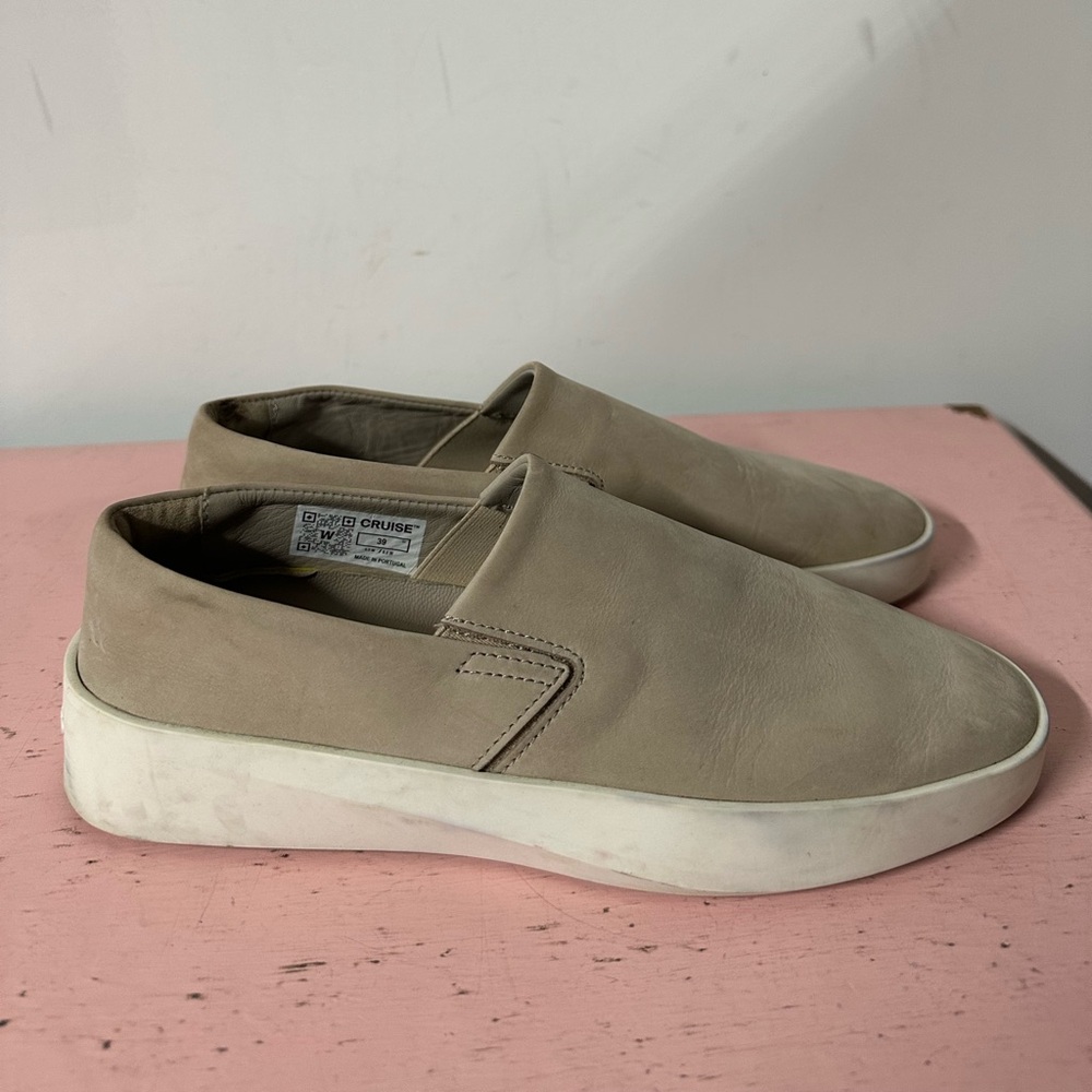 Wolf and Shepherd Cruise Mens 6.5 Beige Suede Leather Slip On Comfort Loafer